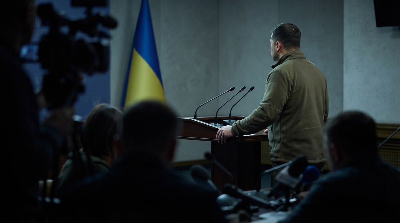 Zelenskiy Says Ukraine Will Resume Strikes on Russian Oil Refineries